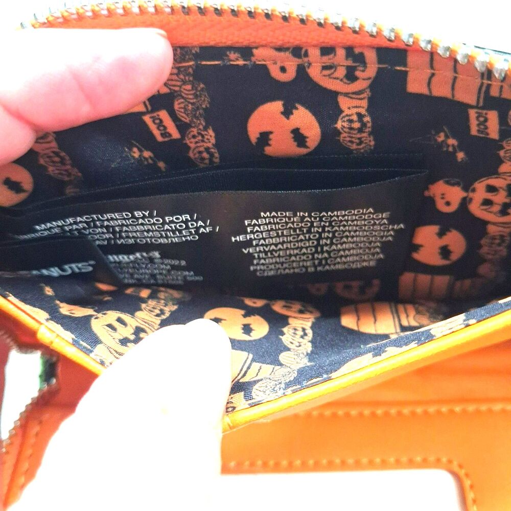 Loungefly Peanuts Great Pumpkin Snoopy Halloween Zip Around Wallet Fall Glows - Picture 8 of 14